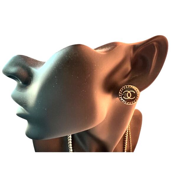 Chanel Black Resin Stud Earrings 2024 Cruise Collection (CHXX022) - Picture 5 of 5